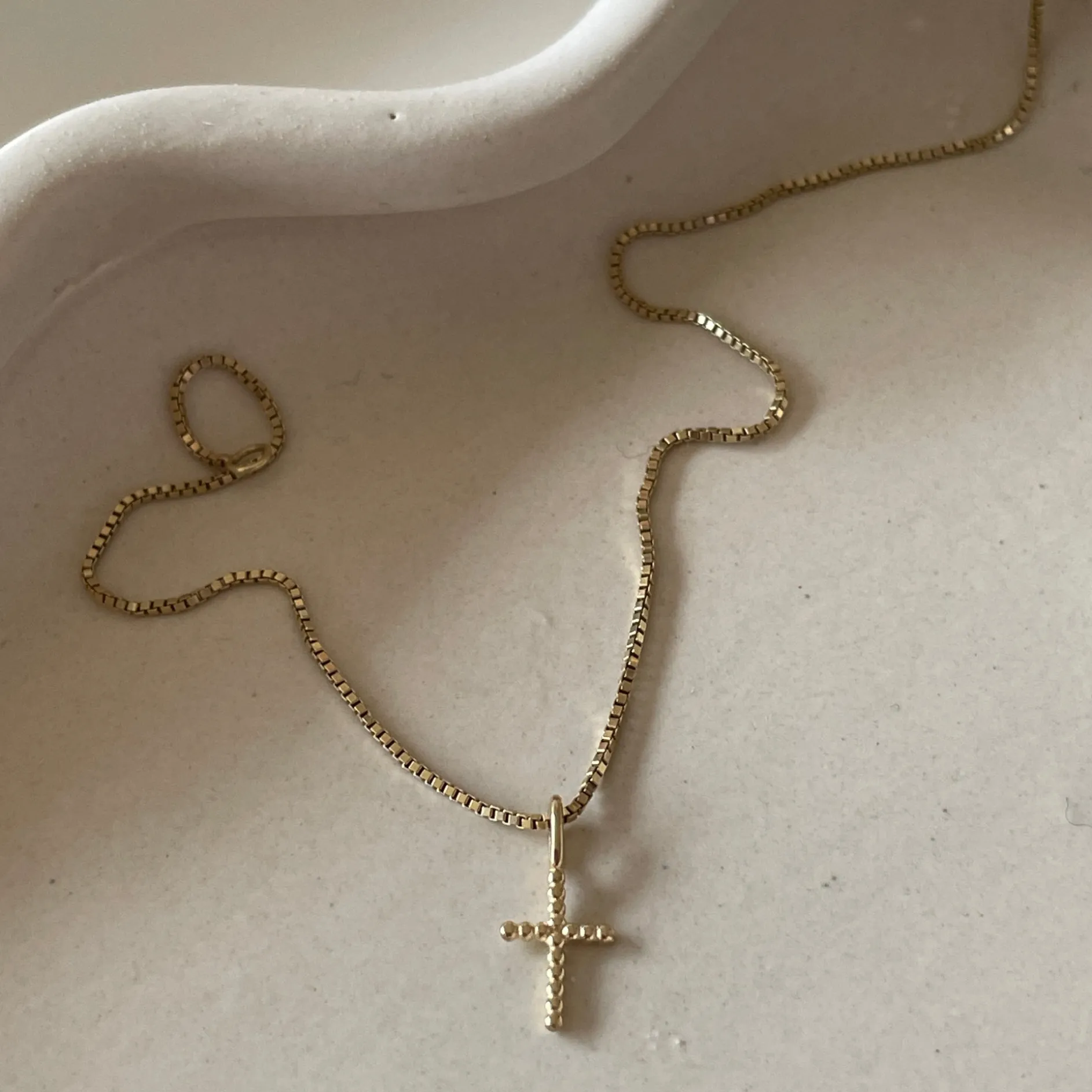 Hanger 14k believe