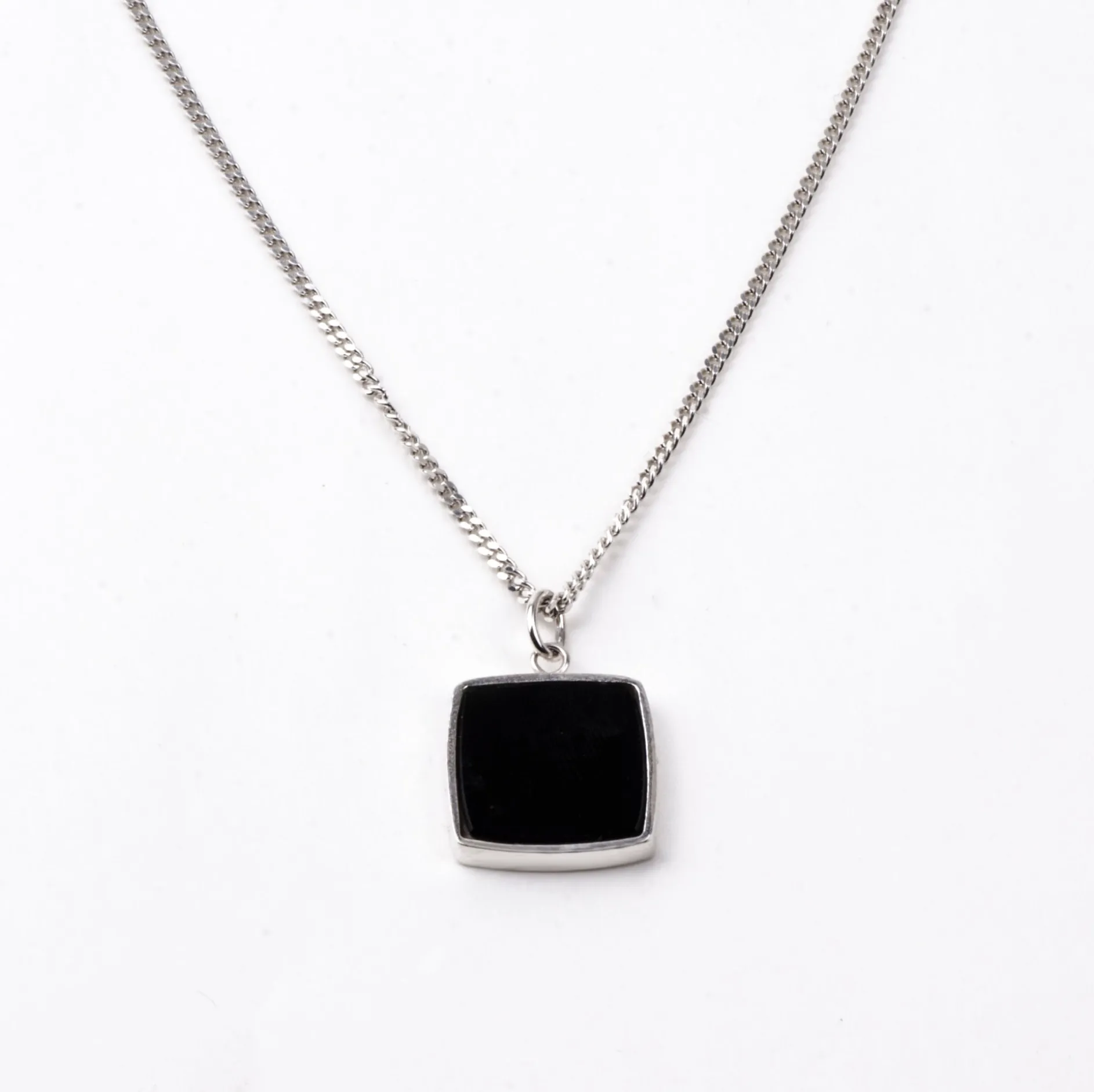 Ketting square stone