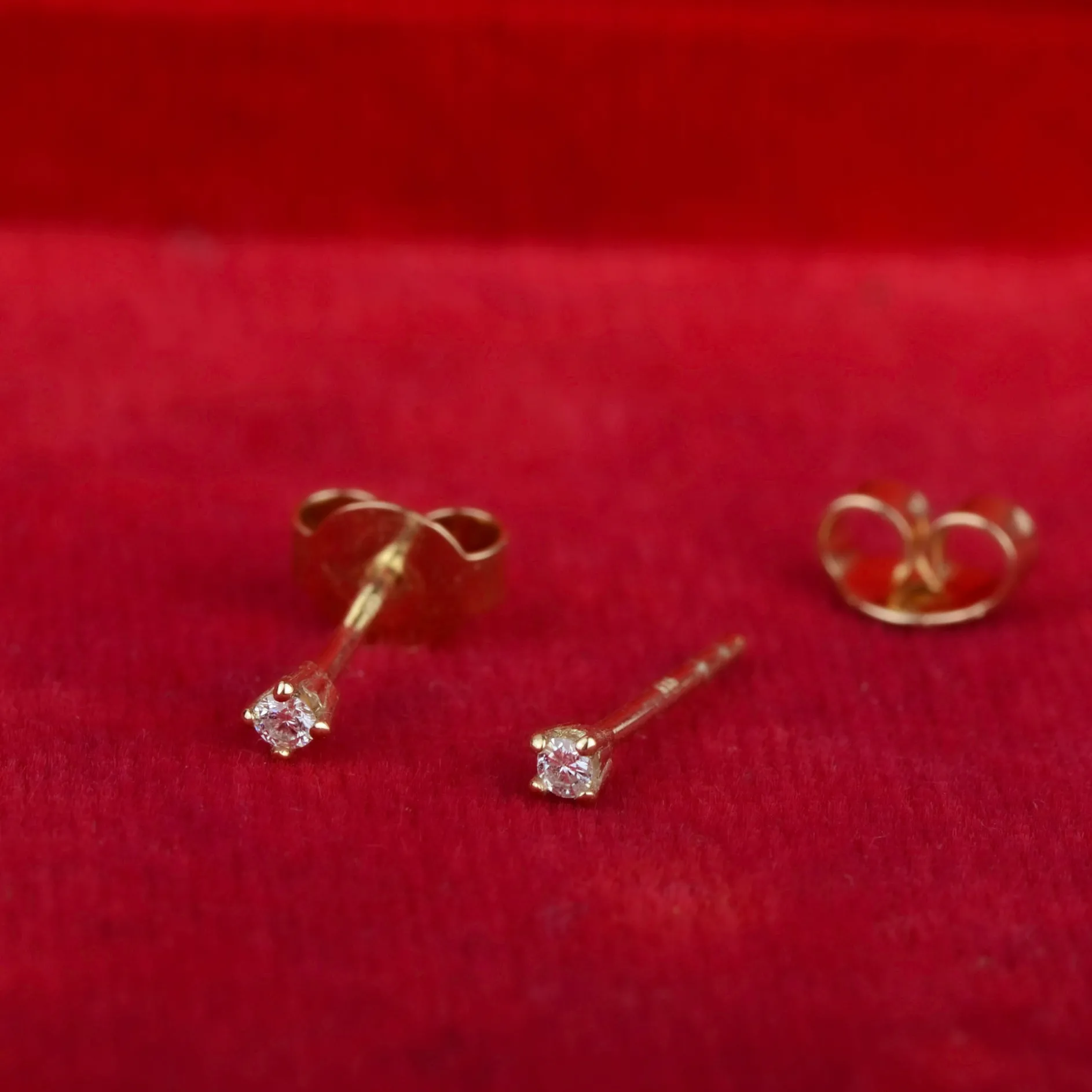 Oorbellen 14k diamond petite studs