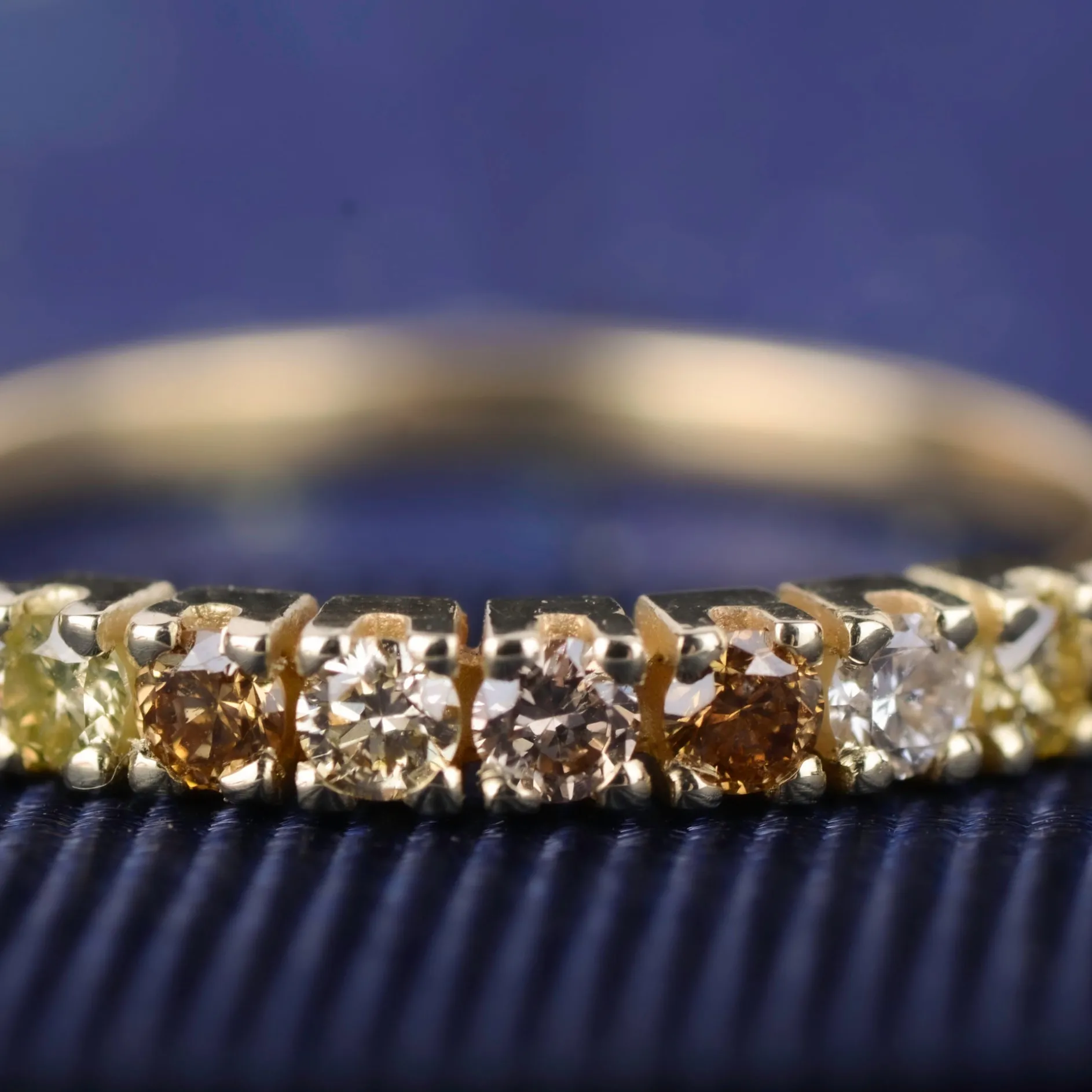 Ring 14k fall diamonds